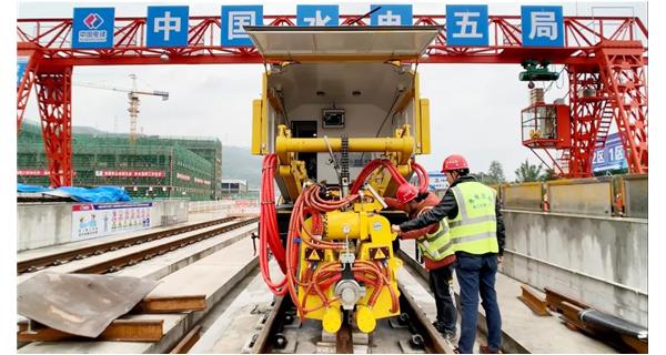 焊接故事| 成都地鐵18號線基建工程難度大，K922設備“保駕護航”